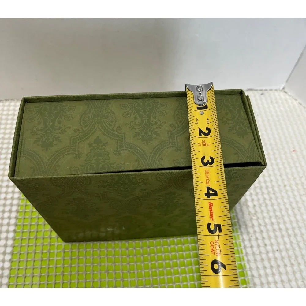 Gucci Olive Green Decorative Textured Gift Box 7.5x7.5x3 in good condition